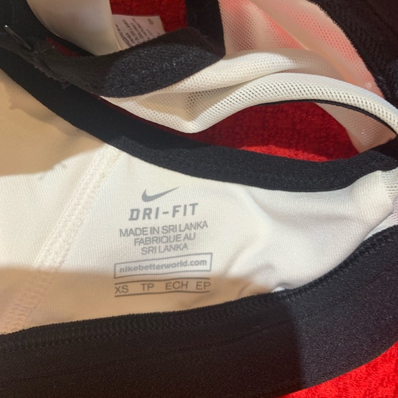 Nike dri fit sports bra - Picture 5 of 5